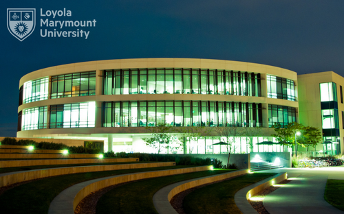 Image of the LMU library at night